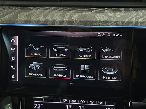 Used 2019 Audi e-tron Prestige w/ Prestige Package AWD/4WD image 17