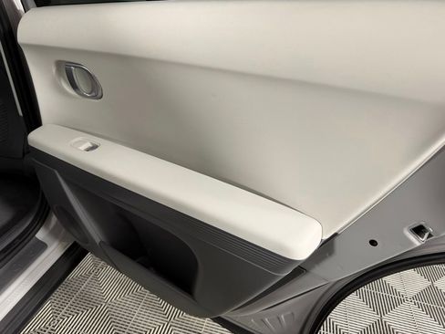 Used 2024 Hyundai Ioniq 5 SEL image 31