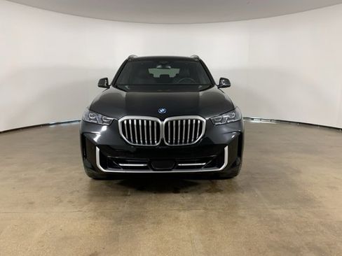 Used 2024 BMW X5 xDrive50e w/ Premium Package image 3