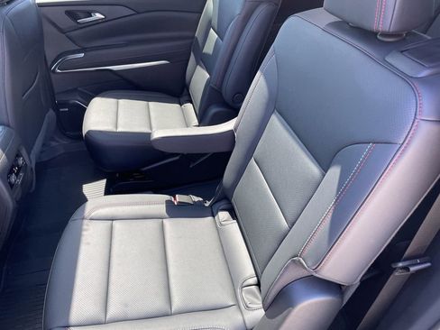 New 2026 Chevrolet Traverse Z71 w/ Enhanced Driving Package AWD/4WD image 28