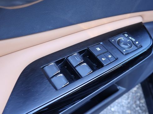 Used 2023 Lexus ES 350 w/ Premium Package image 16