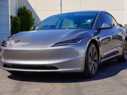 Used 2024 Tesla Model 3 Standard Range RWD image 2