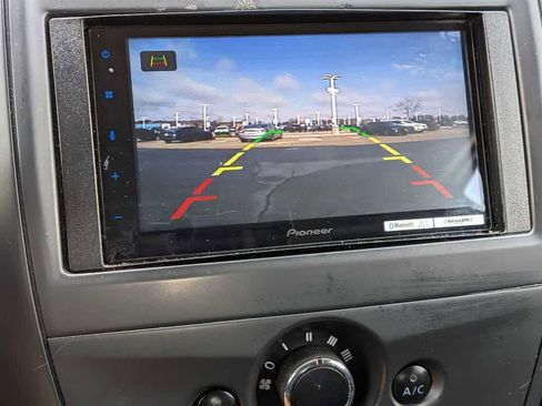 Used 2017 Nissan Versa S Plus FWD image 39