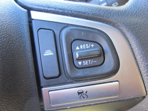 Used 2017 Subaru Crosstrek 2.0i Premium image 20