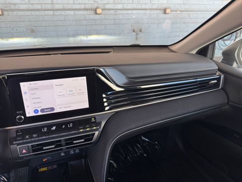 Used 2025 Toyota Camry LE image 33