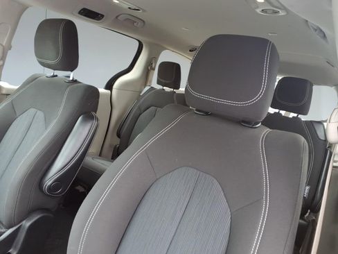 Used 2023 Chrysler Voyager LX FWD image 16