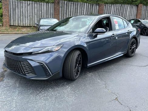 New 2026 Toyota Camry SE FWD image 7