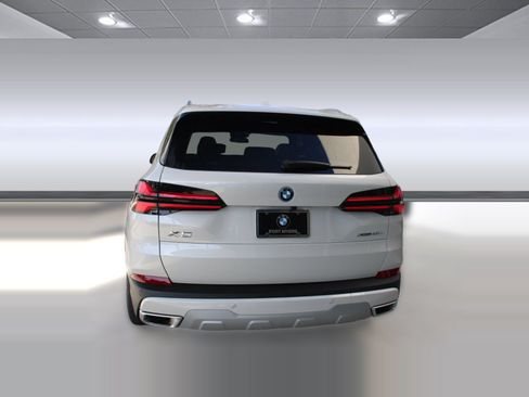 Used 2026 BMW X5 xDrive50e AWD/4WD image 9
