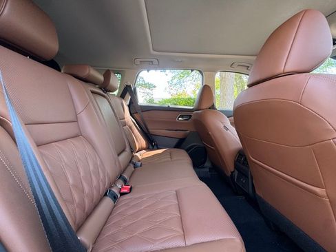 New 2026 Nissan Rogue Platinum AWD/4WD image 9