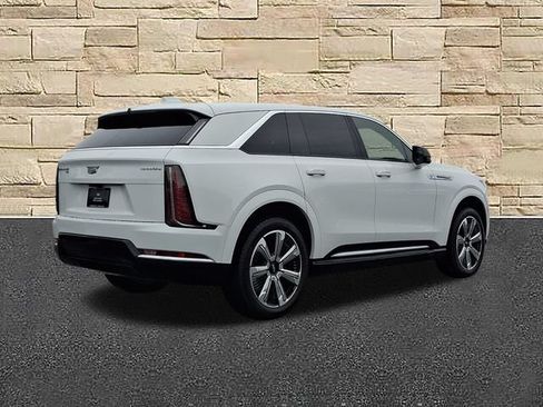 Certified 2025 Cadillac Escalade IQ Luxury 2 w/ LPO, Premium Carpet Package AWD/4WD image 4