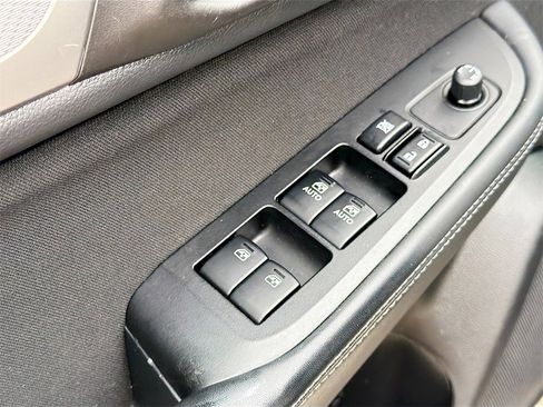 Used 2018 Subaru Outback 2.5i Premium image 17