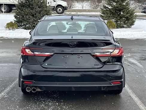 Used 2025 Toyota Camry SE image 4