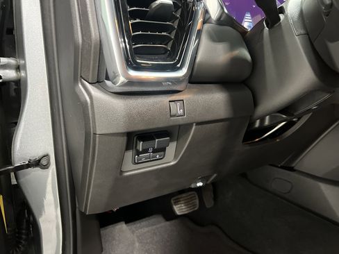 New 2025 GMC Canyon Elevation w/ Convenience Package image 16