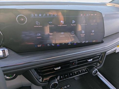 New 2025 Chevrolet Suburban Premier image 12