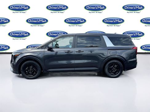 Used 2025 Kia Carnival FWD image 4