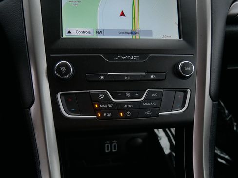 Certified 2019 Ford Fusion SE image 23