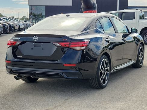 Used 2025 Nissan Sentra SR w/ SR Premium Package FWD image 3