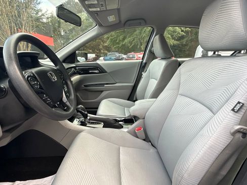 Used 2016 Honda Accord LX image 16