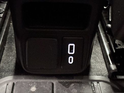 Used 2024 Chevrolet TrailBlazer LT w/ Convenience Package AWD/4WD image 46