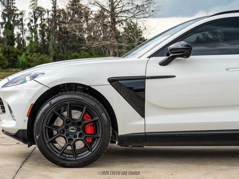 Used 2021 Aston Martin DBX image 4