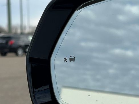 Used 2022 Cadillac XT4 Premium Luxury w/ Enhanced Visibility Package image 39