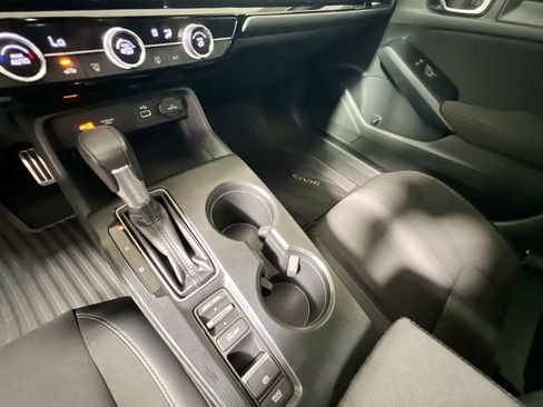 Used 2024 Honda Civic Sport image 25