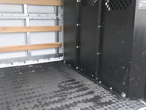 Used 2025 RAM ProMaster 2500 w/ U-Haul Equipment Group FWD image 22