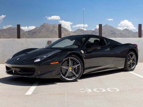 Used 2012 Ferrari 458 Spider RWD image 2