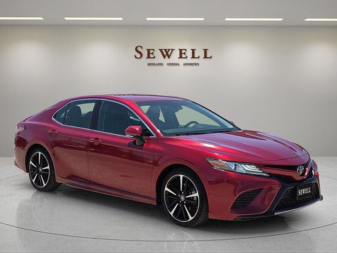 Used 2018 Toyota Camry XSE FWD image 6