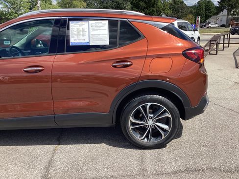 Used 2020 Buick Encore GX Essence image 4