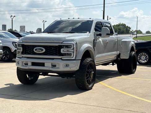 Used 2025 Ford F450 Platinum AWD/4WD image 12