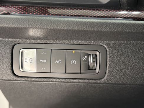 Used 2025 Chevrolet Traverse Z71 w/ Driver Confidence Package image 25