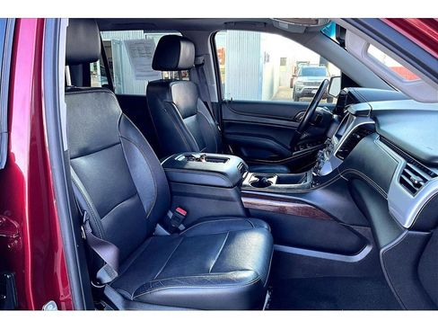 Used 2017 GMC Yukon SLT w/ HD Trailering Package AWD/4WD image 8