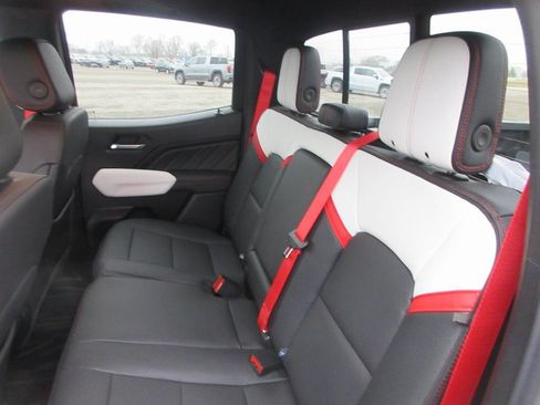 New 2026 GMC Canyon AT4X w/ LPO, Black Badging Package AWD/4WD image 15