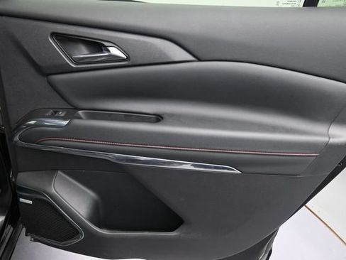 Used 2024 Chevrolet Traverse RS w/ LPO, Floor Liner Package AWD/4WD image 32