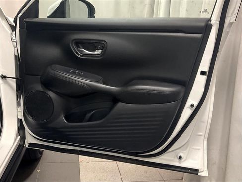 Used 2025 Honda HR-V LX image 12