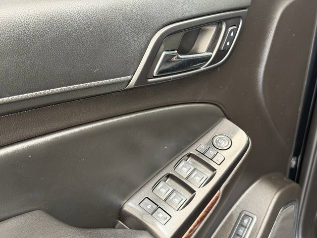 Used 2016 GMC Yukon XL SLT w/ Open Road Package AWD/4WD image 18