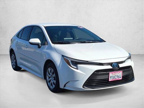 Certified 2024 Toyota Corolla LE FWD image 3