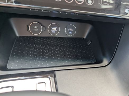 Used 2024 Genesis G70 2.5T AWD/4WD image 32