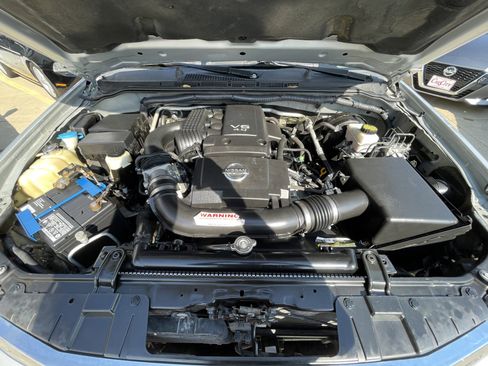 Used 2013 Nissan Frontier SL w/ Moonroof Pkg image 8