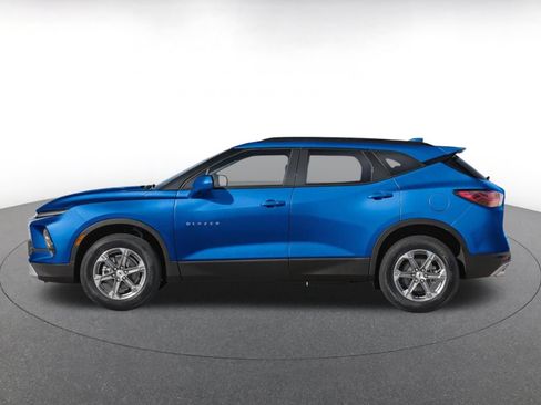 Used 2026 Chevrolet Blazer LT FWD image 3