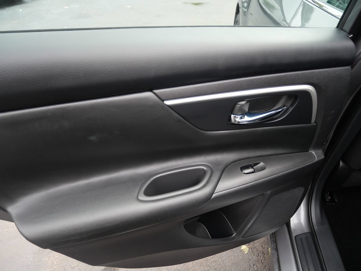 Used 2016 Nissan Altima 2.5 SV FWD image 22