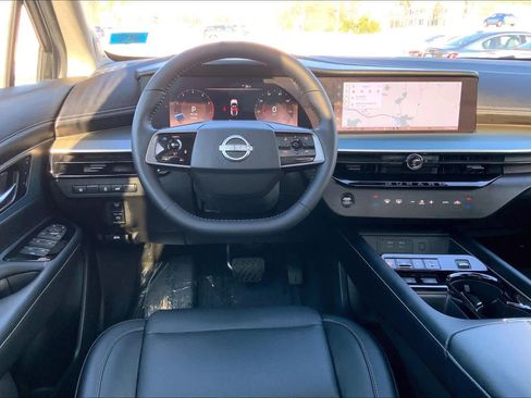 Used 2025 Nissan Murano SL image 6