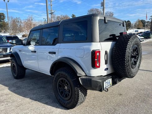 Used 2023 Ford Bronco Wildtrak image 5