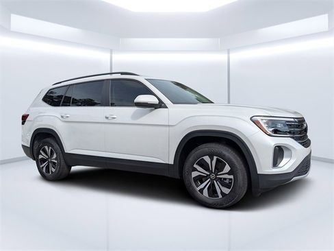 New 2026 Volkswagen Atlas SE image 1