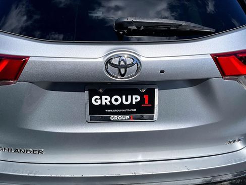 Used 2019 Toyota Highlander XLE FWD image 31
