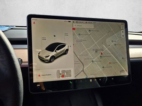 Used 2021 Tesla Model Y Long Range image 11