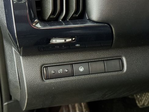 Used 2024 Nissan Pathfinder SV w/ Black Appearance Package image 12