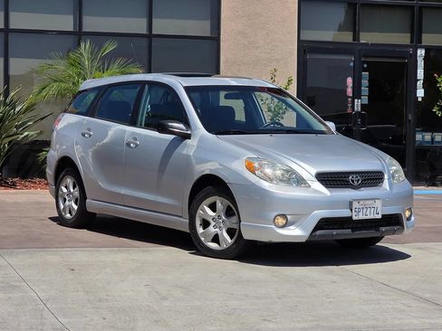Used 2005 Toyota Matrix XR FWD image 3