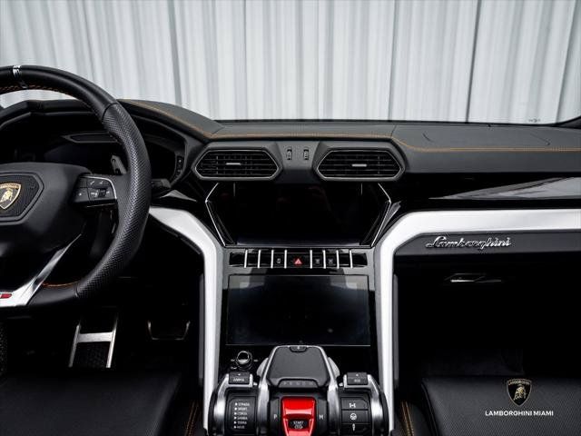 Used 2020 Lamborghini Urus AWD/4WD image 34